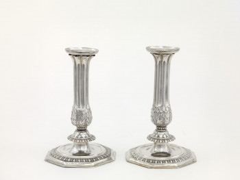 S75/69 - A pair of candlesticks, Paar kandelaars, Paar Kerzenleuchter, Paire de candélabres