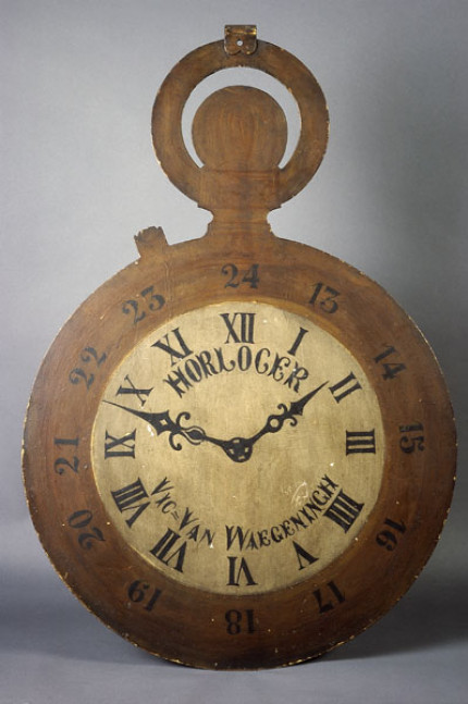 Uithangbord van horlogemaker Victor Van Waegeningh